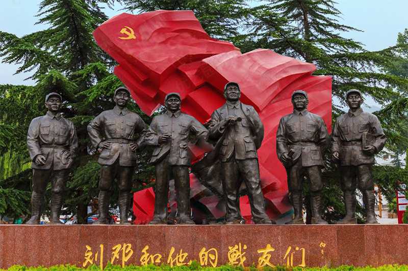 革命人物雕塑，劉鄧和他的戰(zhàn)友們雕像